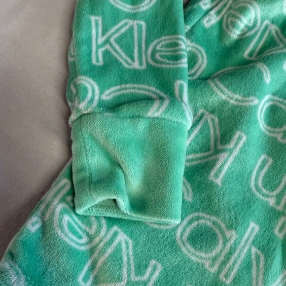 Calvin Klein - Long sleeve velour/plush sup soft Green Kids Shirt - Picture 3 of 4